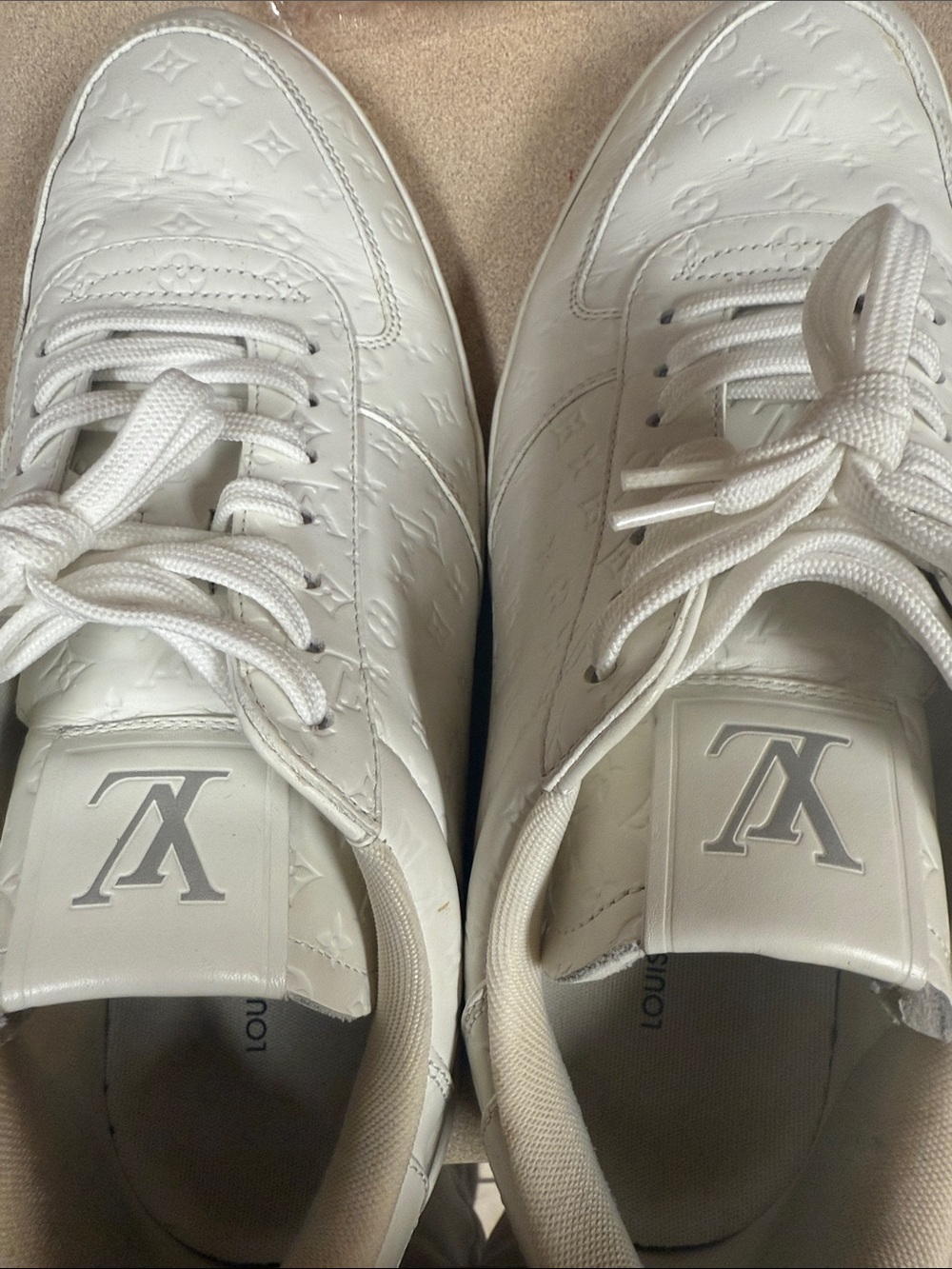 Louis Vuitton Men’s White Embossed Monogram Sneakers lv size 8 us size 9 - Picture 10 of 10